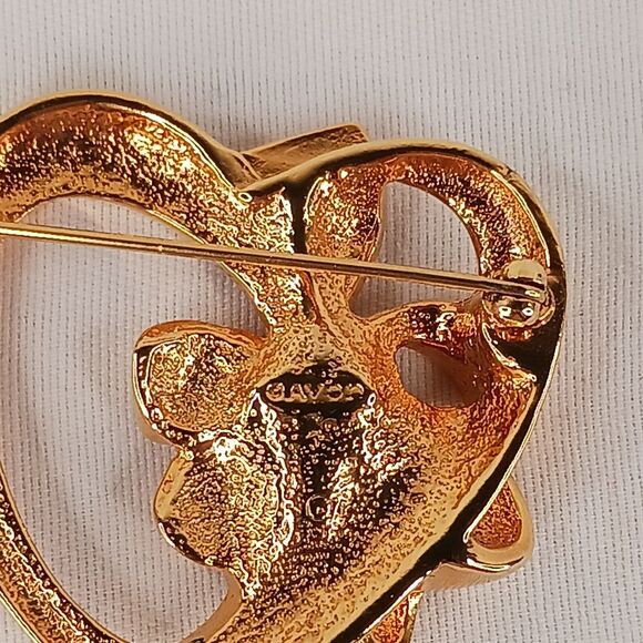 AVON Vintage Stamped Brooch Pin Large Goldtone Heart Sapphire - Picture 7 of 7